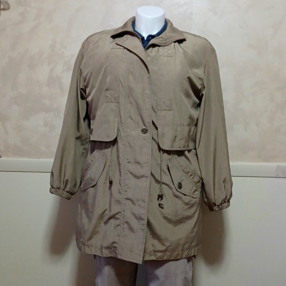 F.S. LIMITED WOMENS JACKET SIZE M IN A GOLDEN TAN SHINEY POLYESTER